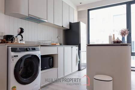 Luxury Beachfront condo in the heart of the city