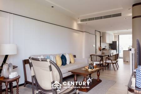 Luxury Beachfront condo in the heart of the city