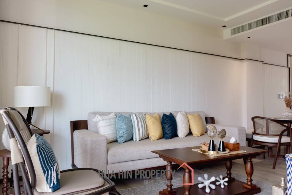 Luxury Beachfront condo in the heart of the city