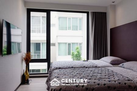 Luxury Beachfront condo in the heart of the city