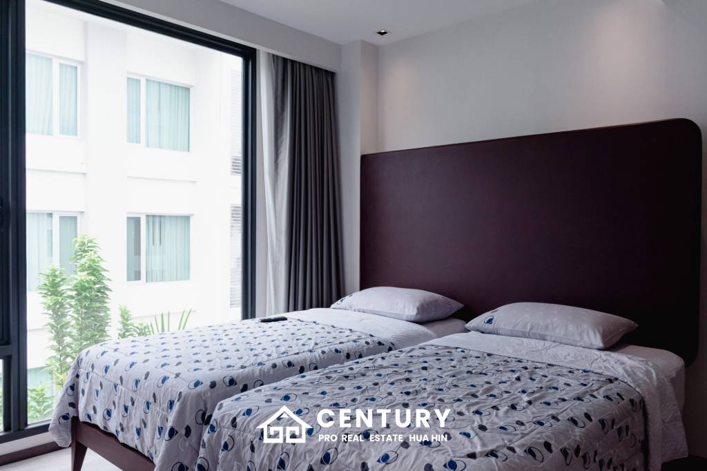 Luxury Beachfront condo in the heart of the city