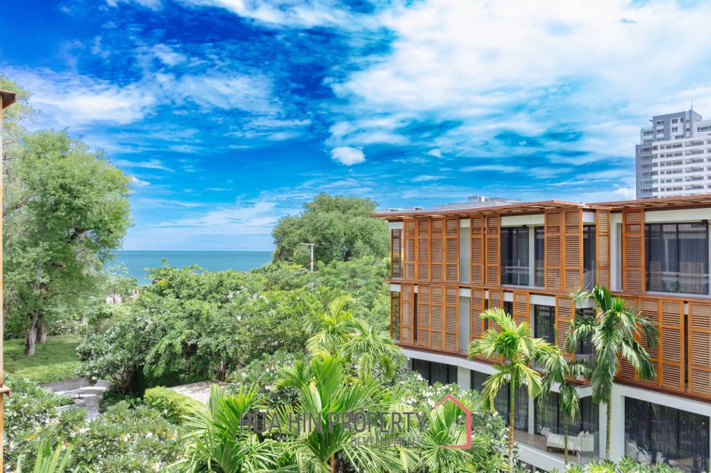 Luxury Beachfront condo in the heart of the city