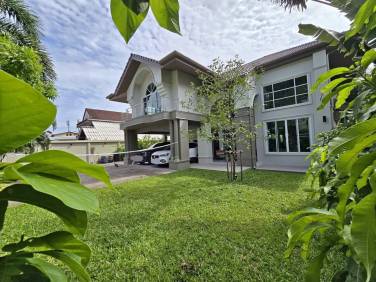 Spacious 3-Bedroom Pool Villa Near Kamala Beach