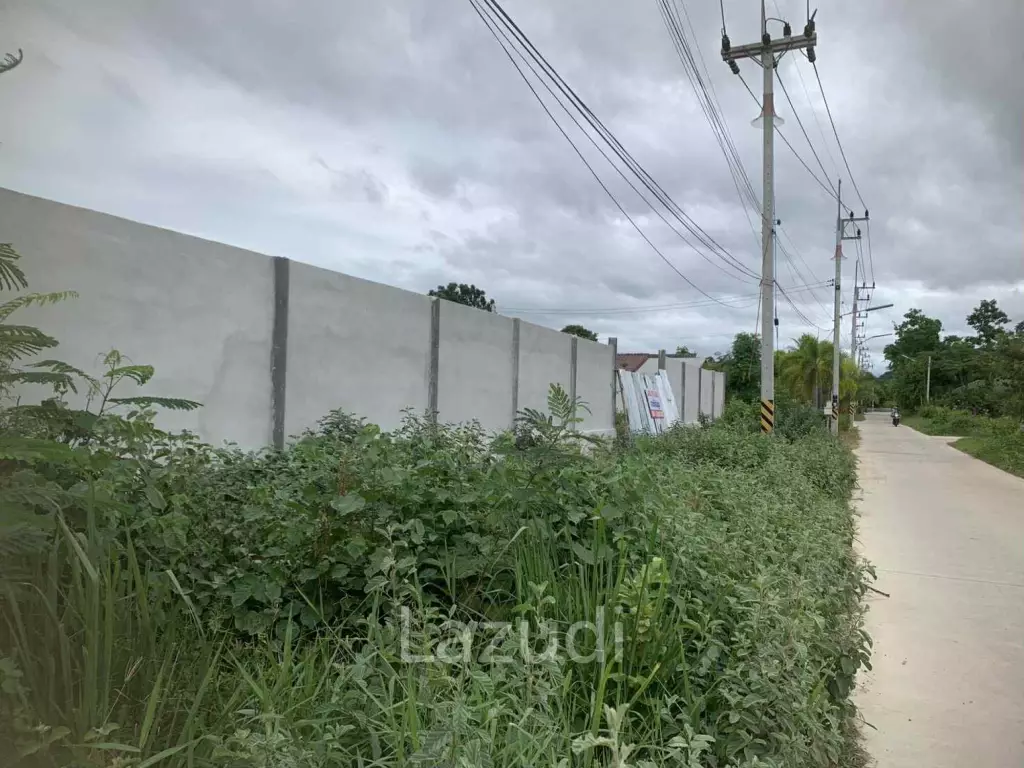 Thap Tai, Soi 88: Land for Sale 1082 SQM Prime Location