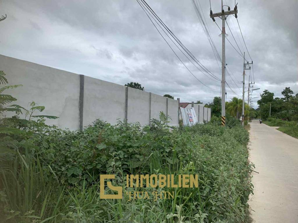 1.082 qm / quadratisch - ideal zum bauen