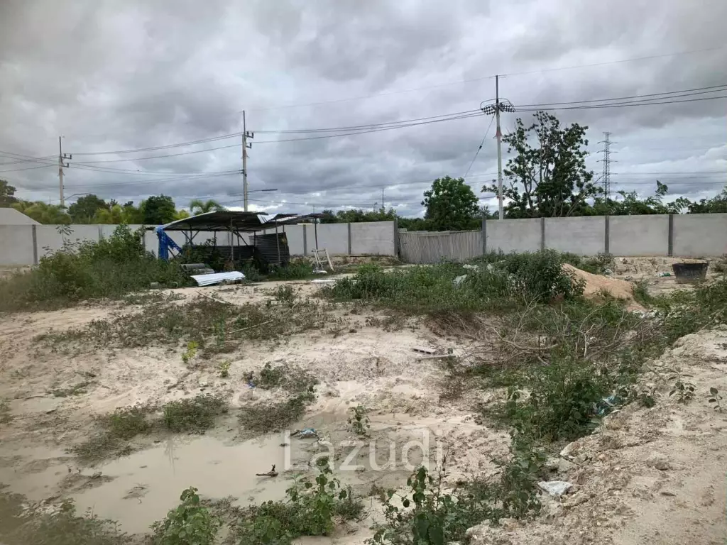 Thap Tai, Soi 88: Land for Sale 1082 SQM Prime Location