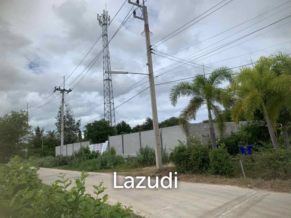 Thap Tai, Soi 88: Land for Sale 1082 SQM Prime Location