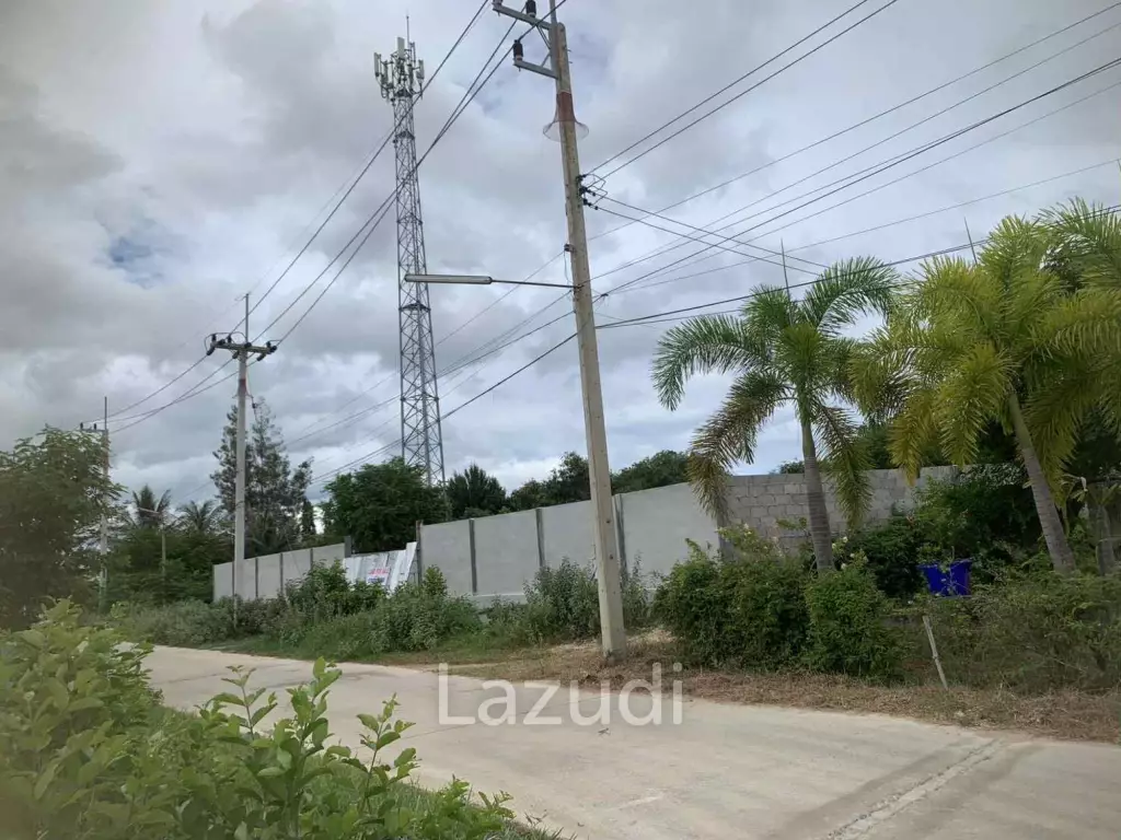 Thap Tai, Soi 88: Land for Sale 1082 SQM Prime Location
