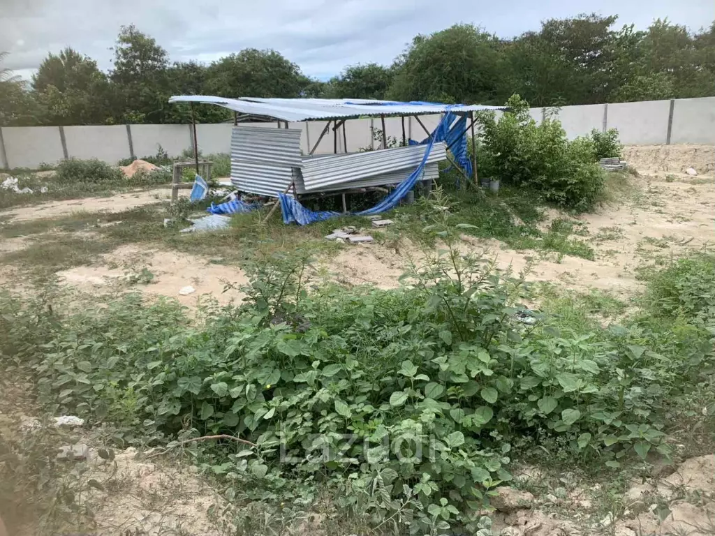 Thap Tai, Soi 88: Land for Sale 1082 SQM Prime Location