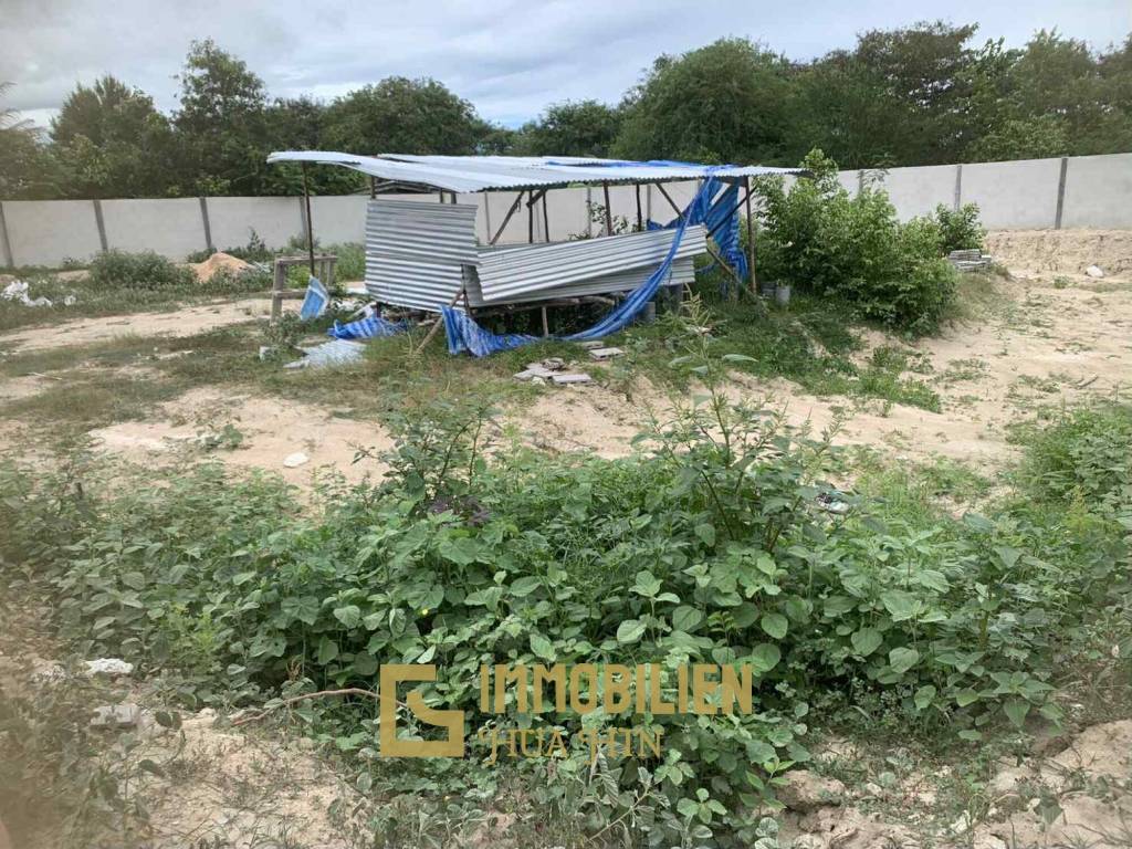 1.082 qm / quadratisch - ideal zum bauen