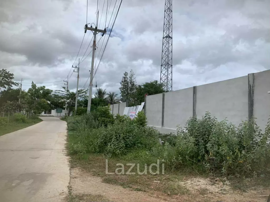 Thap Tai, Soi 88: Land for Sale 1082 SQM Prime Location