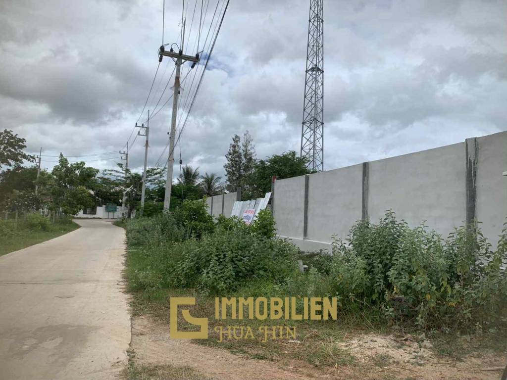 1.082 qm / quadratisch - ideal zum bauen