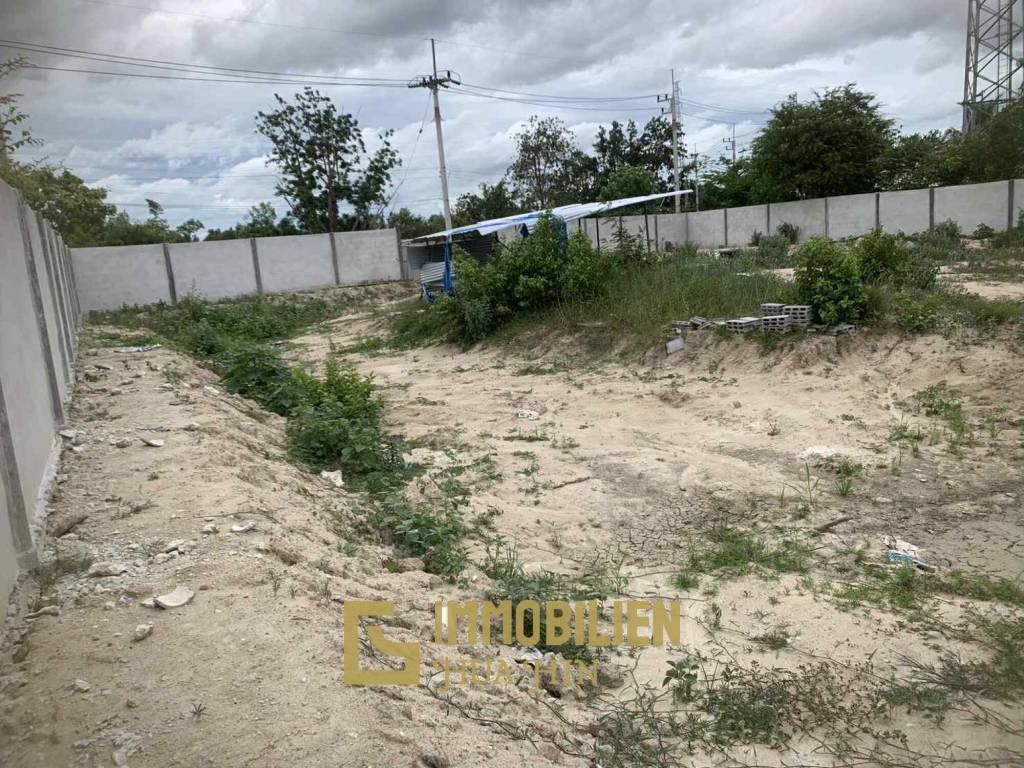 1.082 qm / quadratisch - ideal zum bauen