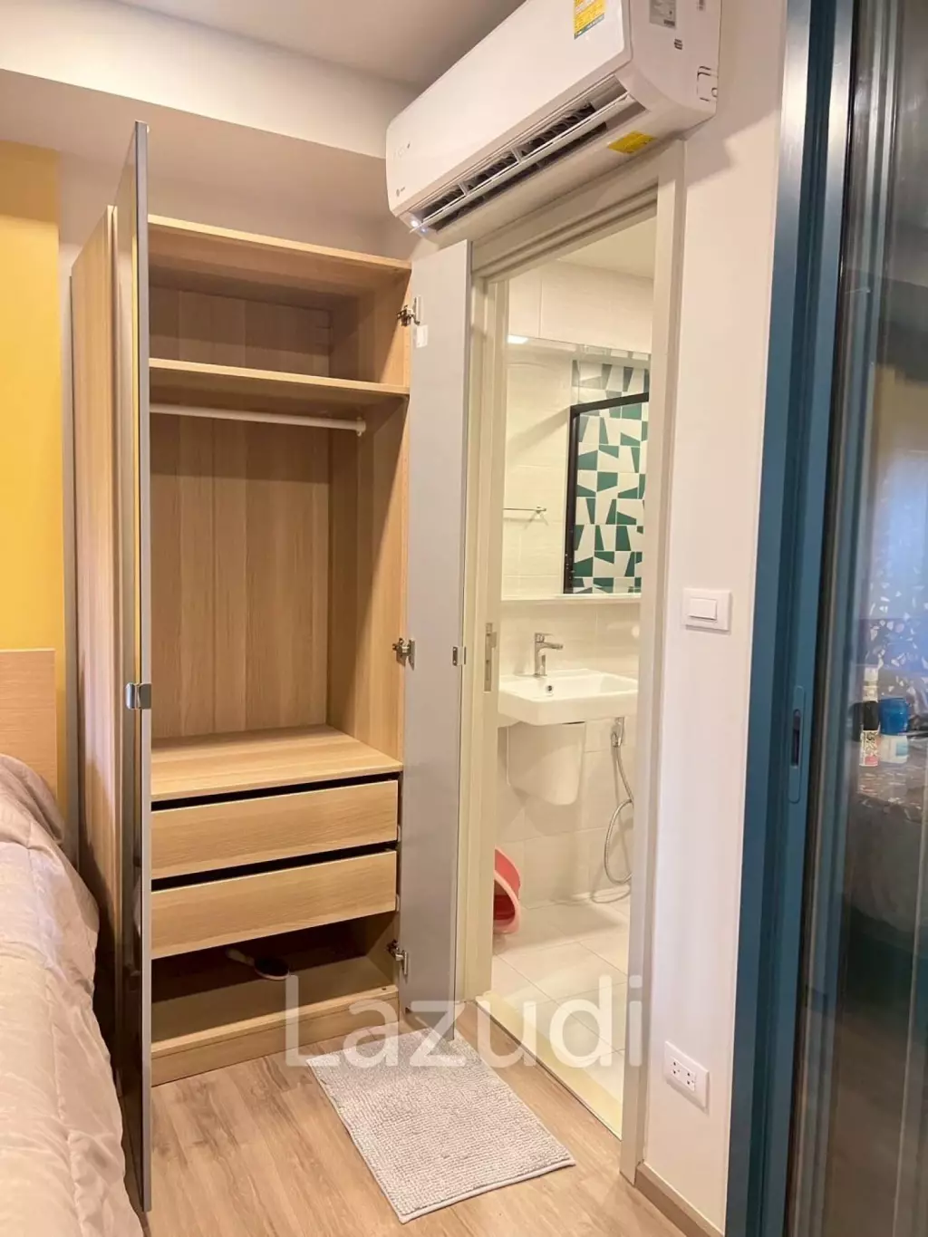 1 Bedroom 1 Bathroom 27.5 Sq.m THE BASE Sukhumvit 50