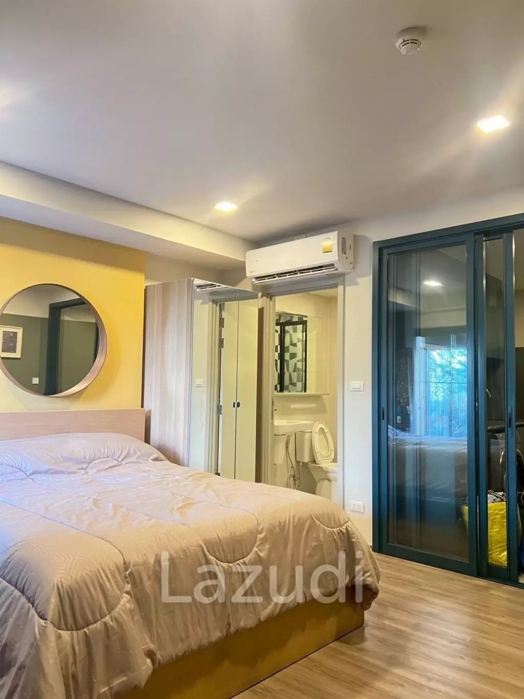 1 Bedroom 1 Bathroom 27.5 Sq.m THE BASE Sukhumvit 50