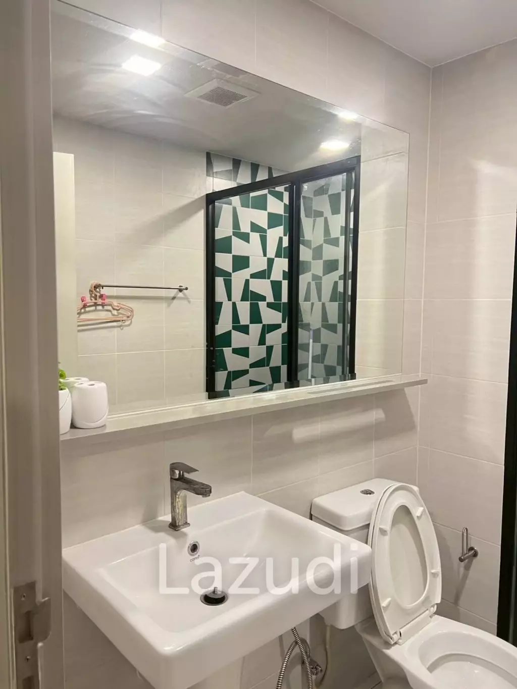 1 Bedroom 1 Bathroom 27.5 Sq.m THE BASE Sukhumvit 50