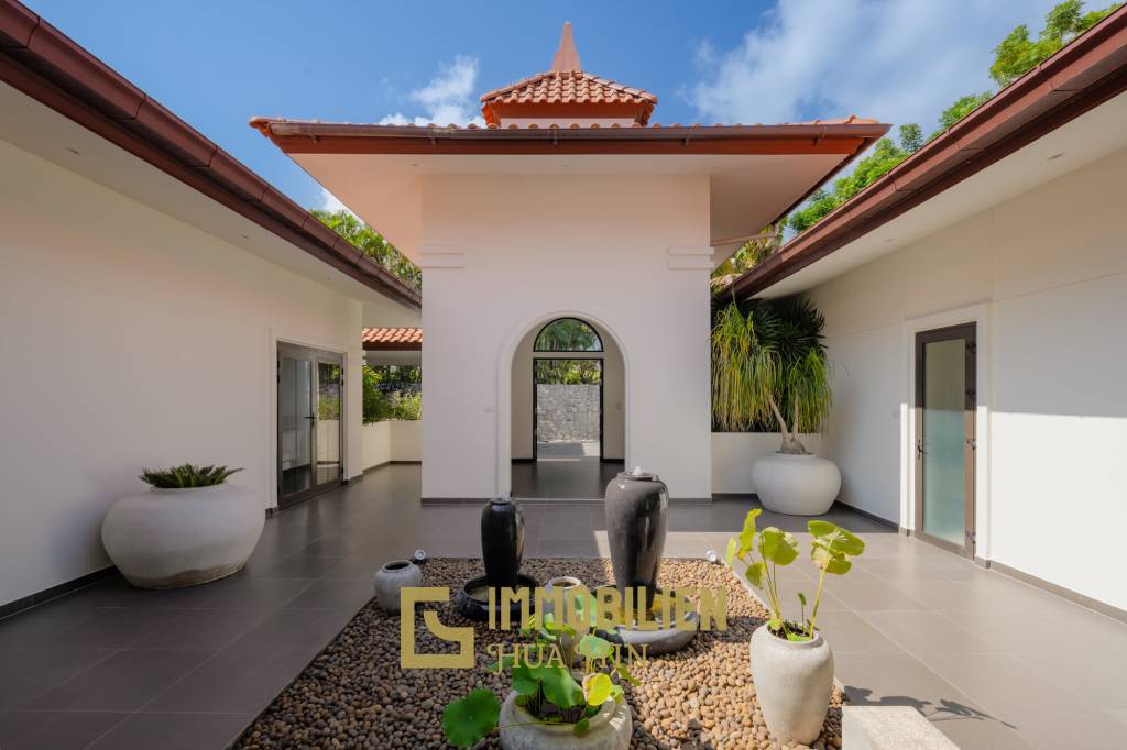 komplett renoviert / hochwertige Möbel / Golfmitgliedschaft / moderne europäische Küche