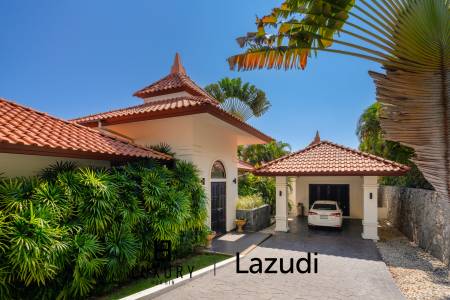 BelVida Estates : Elegant Renovated 4-Bed Pool Villa with Private Pool and Lush Garden