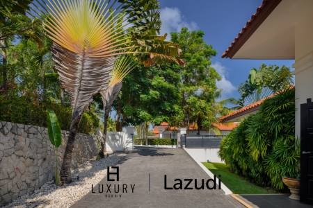BelVida Estates : Elegant Renovated 4-Bed Pool Villa with Private Pool and Lush Garden