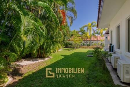 komplett renoviert / hochwertige Möbel / Golfmitgliedschaft / moderne europäische Küche