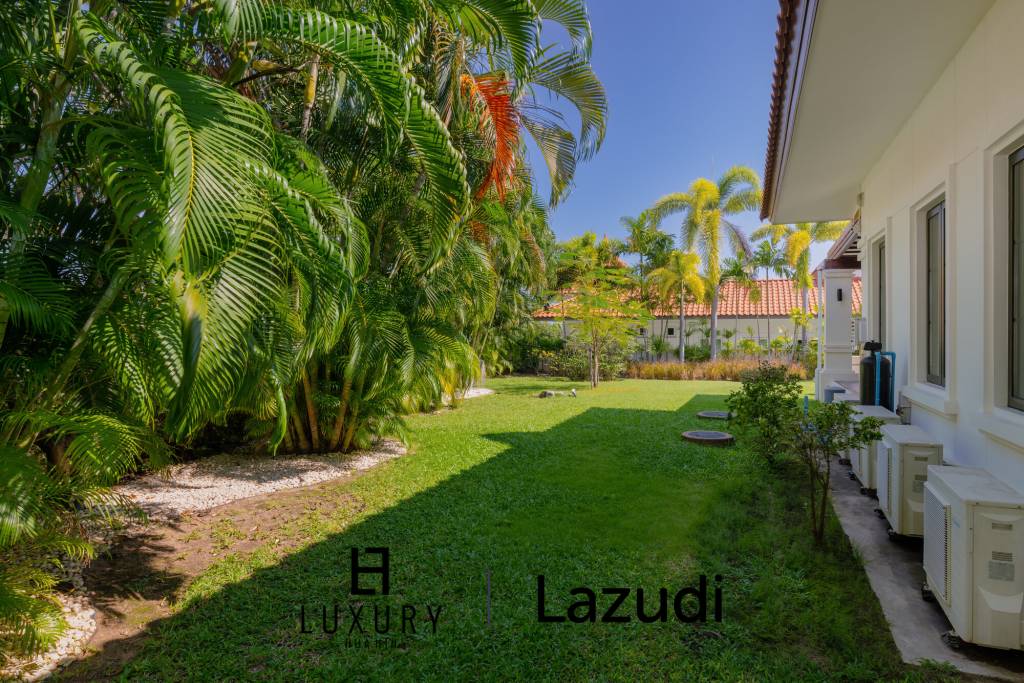 BelVida Estates : Elegant Renovated 4-Bed Pool Villa with Private Pool and Lush Garden