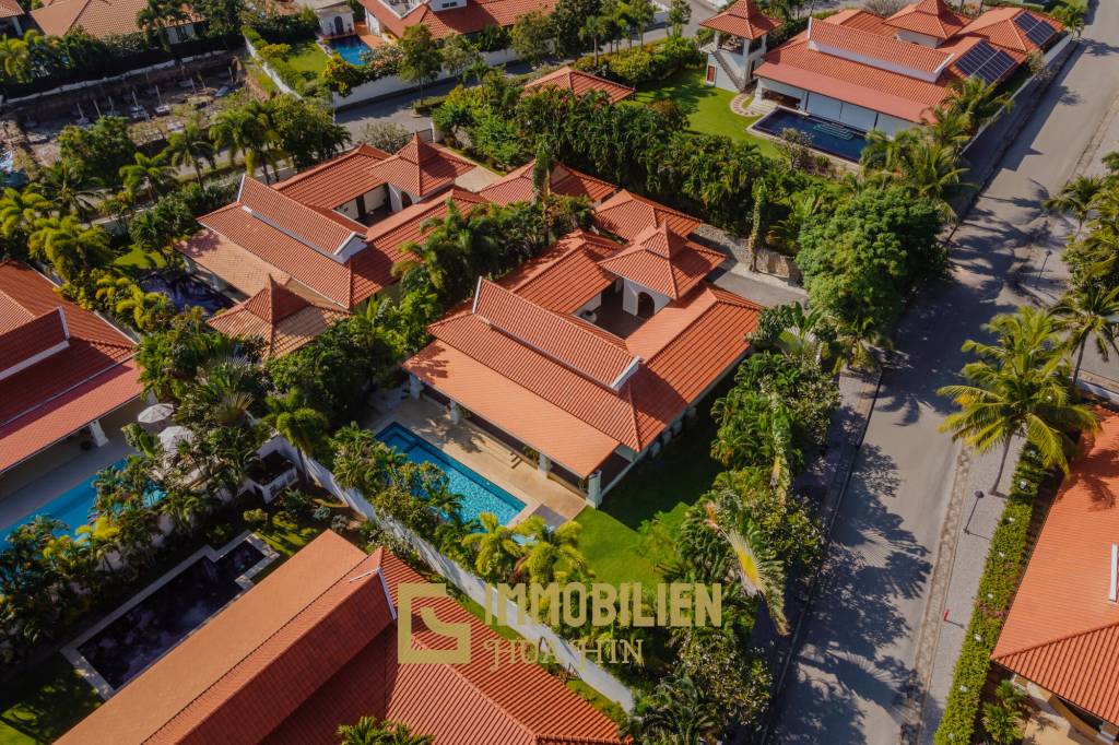 komplett renoviert / hochwertige Möbel / Golfmitgliedschaft / moderne europäische Küche