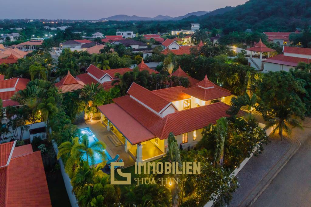 komplett renoviert / hochwertige Möbel / Golfmitgliedschaft / moderne europäische Küche