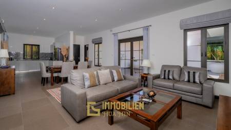 komplett renoviert / hochwertige Möbel / Golfmitgliedschaft / moderne europäische Küche