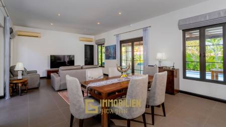 komplett renoviert / hochwertige Möbel / Golfmitgliedschaft / moderne europäische Küche