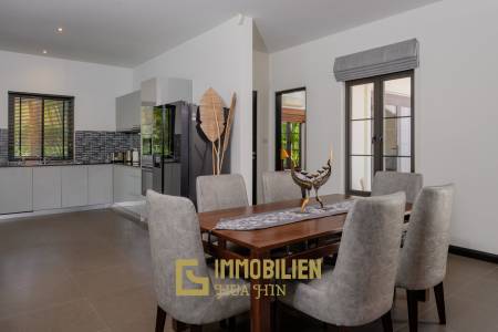 komplett renoviert / hochwertige Möbel / Golfmitgliedschaft / moderne europäische Küche