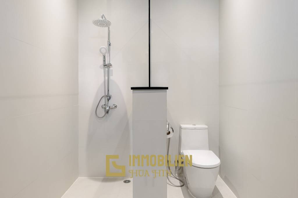 komplett renoviert / hochwertige Möbel / Golfmitgliedschaft / moderne europäische Küche