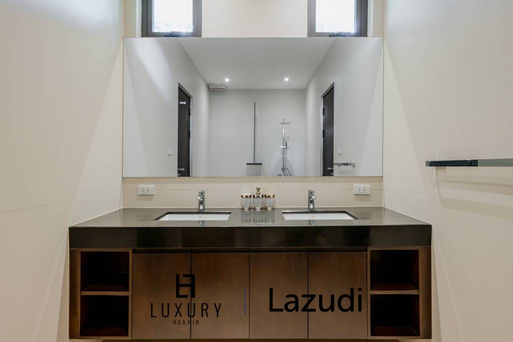 BelVida Estates : Elegant Renovated 4-Bed Pool Villa with Private Pool and Lush Garden