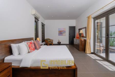 komplett renoviert / hochwertige Möbel / Golfmitgliedschaft / moderne europäische Küche