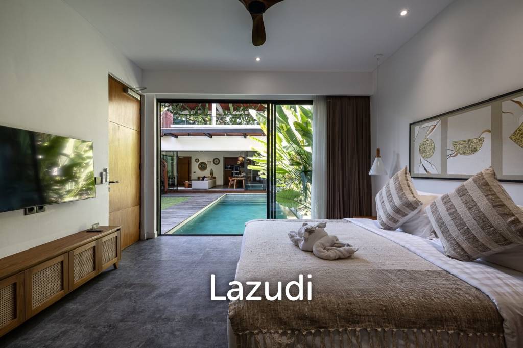 Grand 4-Bedroom Villa – Steps from Batu Bolong Beach, Canggu