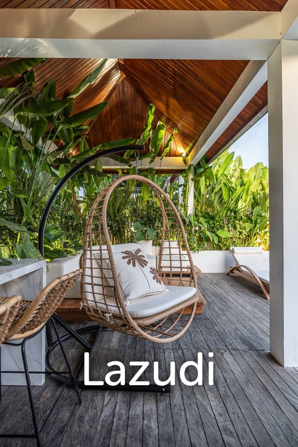 Grand 4-Bedroom Villa – Steps from Batu Bolong Beach, Canggu