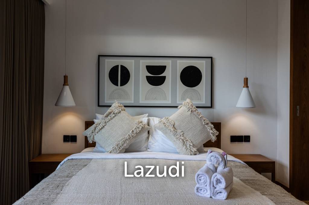 Grand 4-Bedroom Villa – Steps from Batu Bolong Beach, Canggu