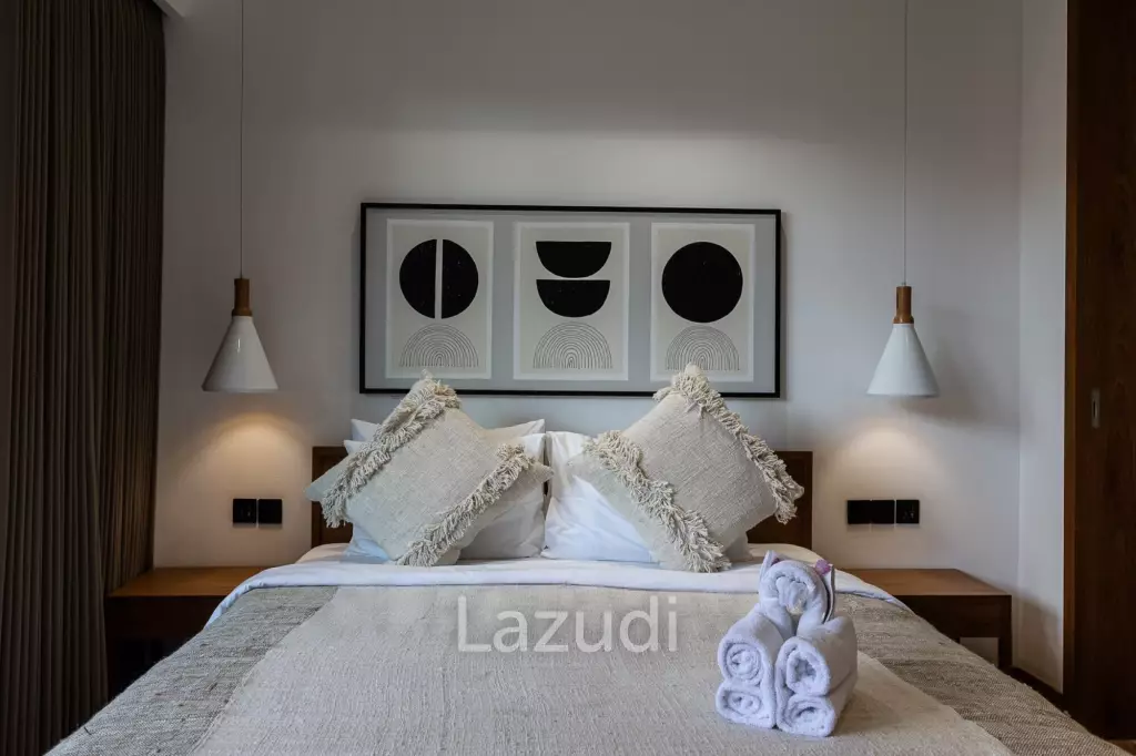 Grand 4-Bedroom Villa – Steps from Batu Bolong Beach, Canggu
