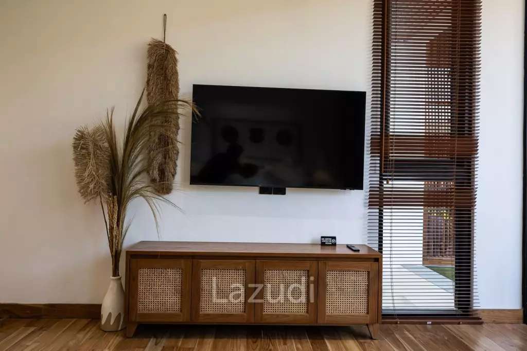 Grand 4-Bedroom Villa – Steps from Batu Bolong Beach, Canggu
