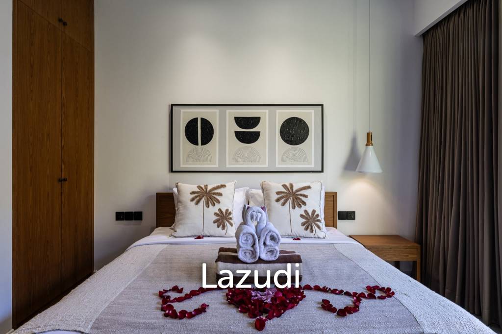 Grand 4-Bedroom Villa – Steps from Batu Bolong Beach, Canggu