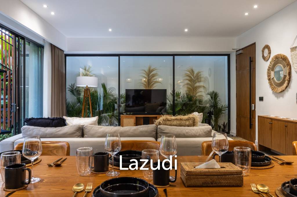 Grand 4-Bedroom Villa – Steps from Batu Bolong Beach, Canggu