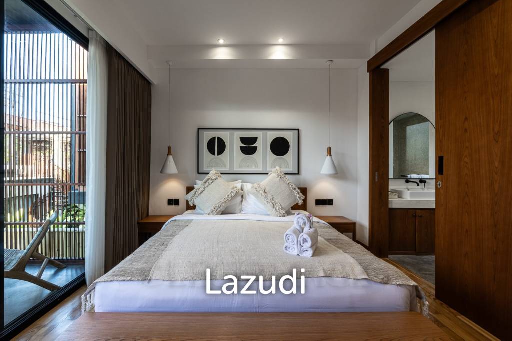 Grand 4-Bedroom Villa – Steps from Batu Bolong Beach, Canggu
