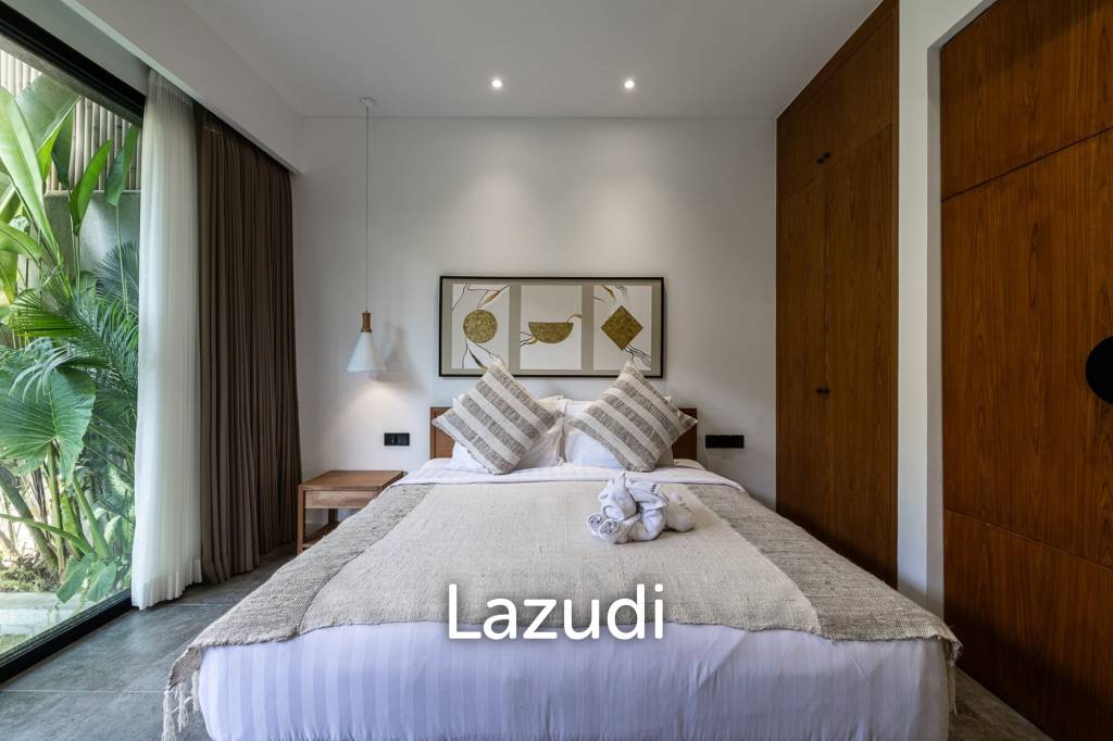 Grand 4-Bedroom Villa – Steps from Batu Bolong Beach, Canggu