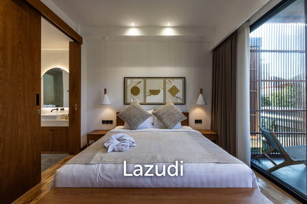 Grand 4-Bedroom Villa – Steps from Batu Bolong Beach, Canggu