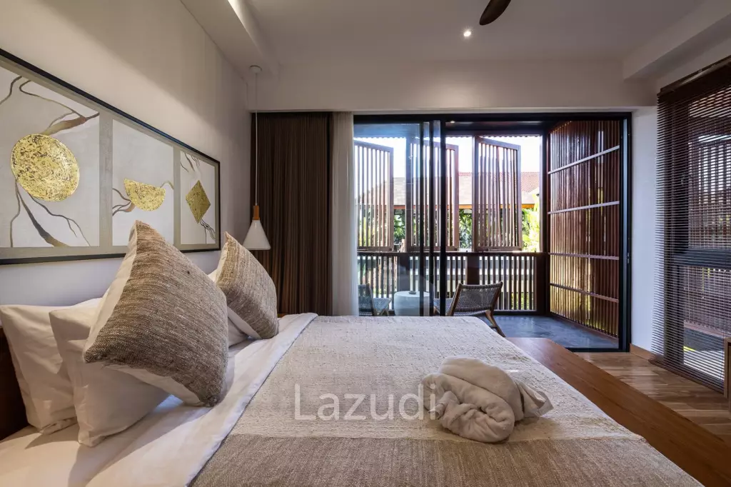 Grand 4-Bedroom Villa – Steps from Batu Bolong Beach, Canggu