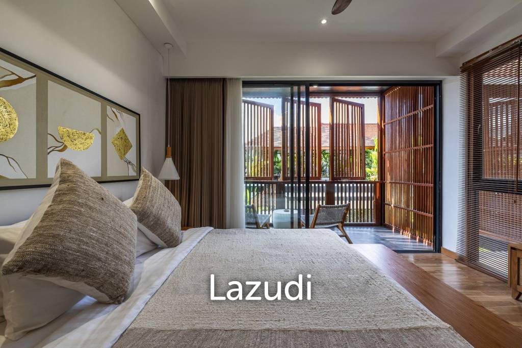 Grand 4-Bedroom Villa – Steps from Batu Bolong Beach, Canggu
