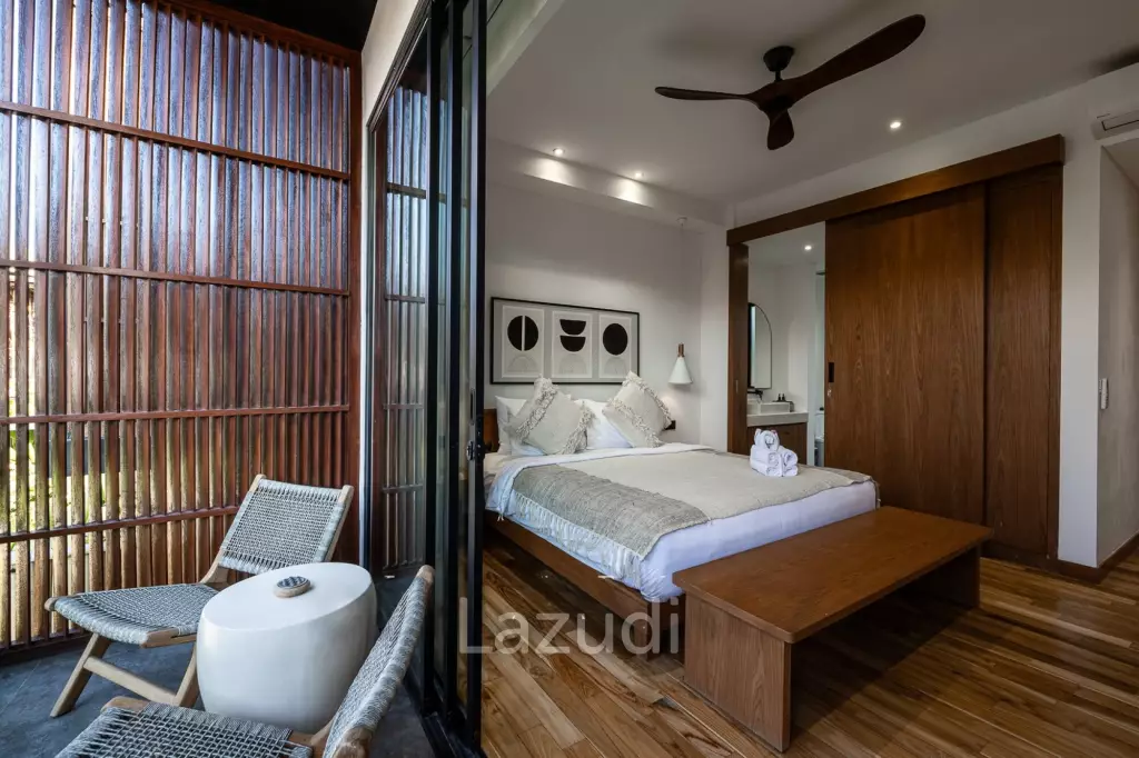 Grand 4-Bedroom Villa – Steps from Batu Bolong Beach, Canggu