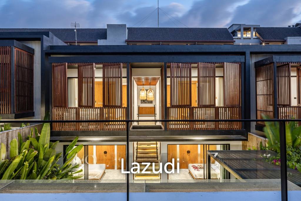 Grand 4-Bedroom Villa – Steps from Batu Bolong Beach, Canggu