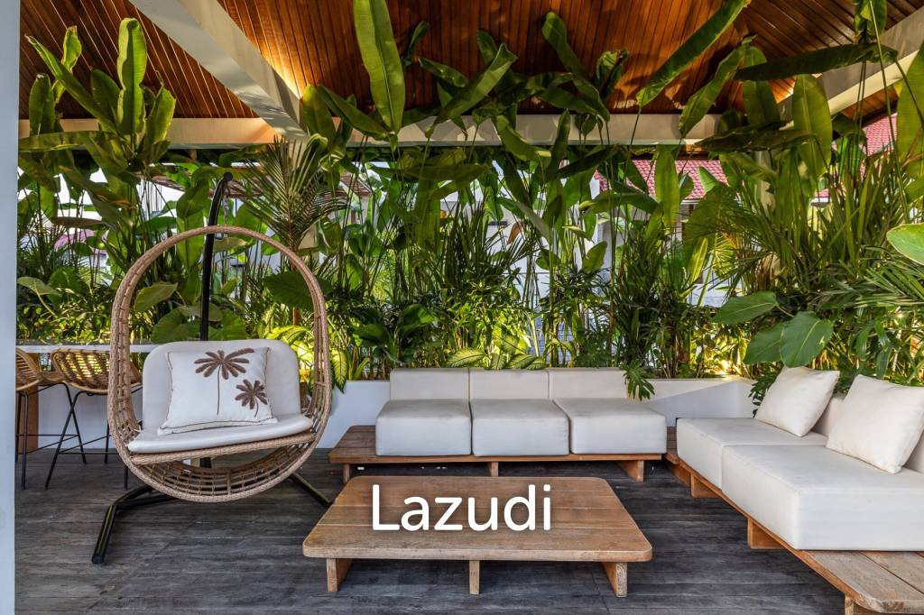 Grand 4-Bedroom Villa – Steps from Batu Bolong Beach, Canggu