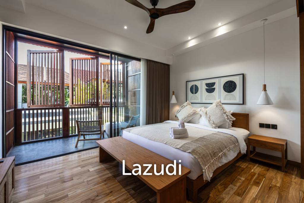 Grand 4-Bedroom Villa – Steps from Batu Bolong Beach, Canggu