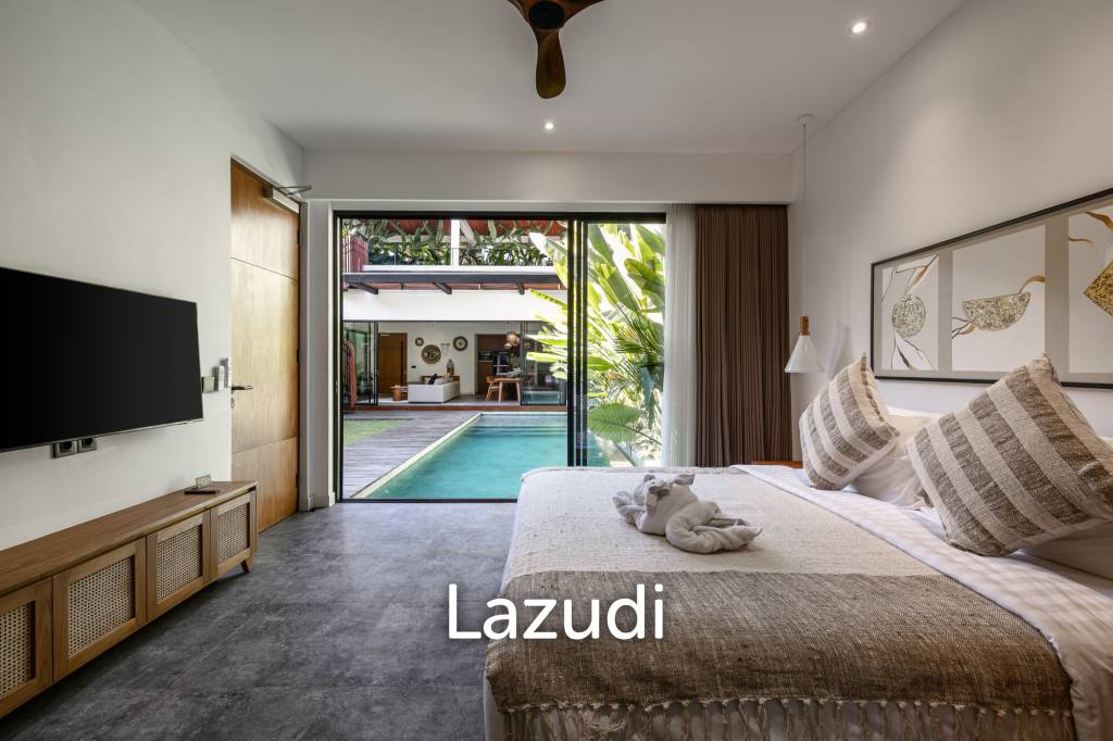 Grand 4-Bedroom Villa – Steps from Batu Bolong Beach, Canggu